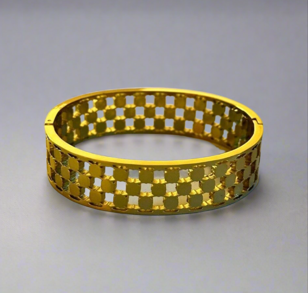 Gloss Cuff