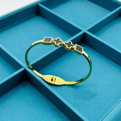 Stainless Steel Clover Block Handcuff