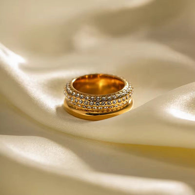 Dual Orbit Charm Ring