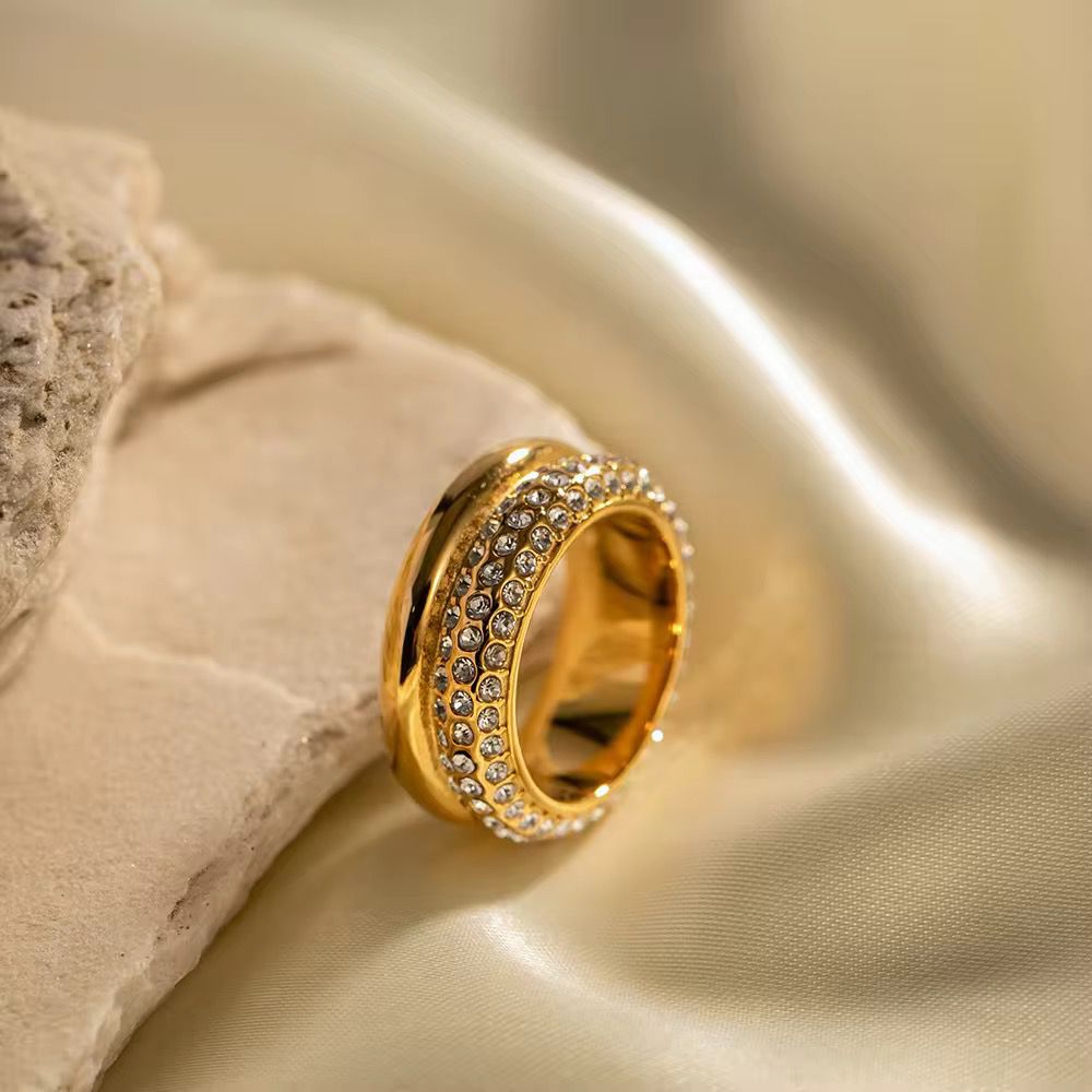 Dual Orbit Charm Ring