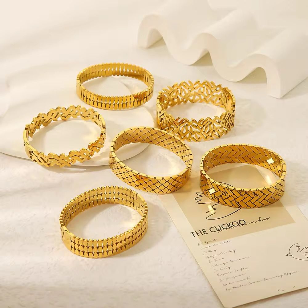 Mighty Arrow Cuff