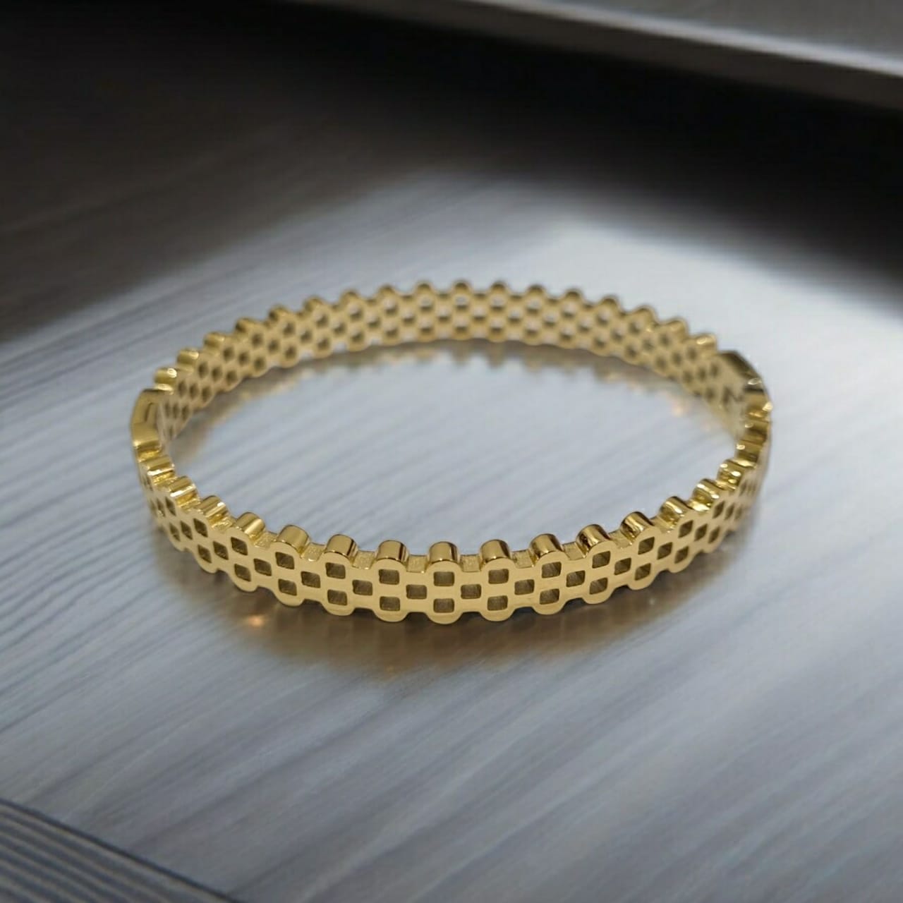 Stainless Steel Classic Circle