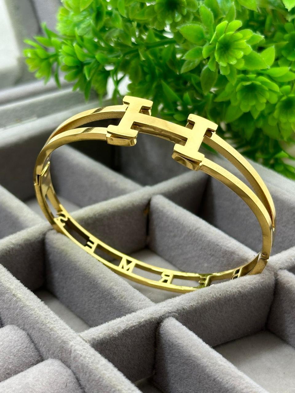 Stainless Steel Luxury Harmes Handcuff