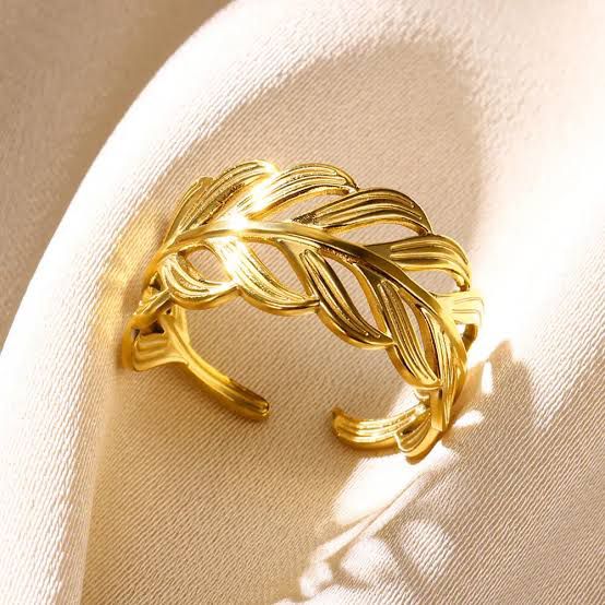 Petals Ring