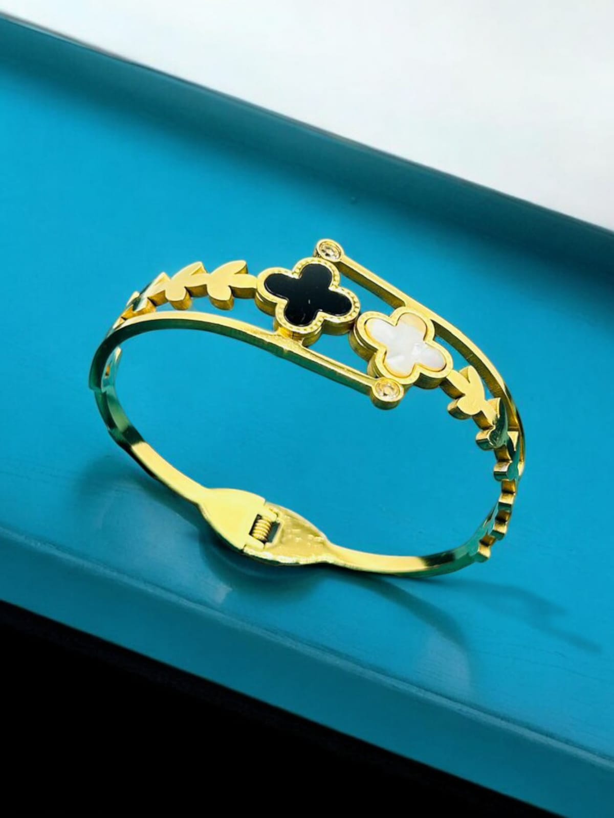 Stainless Steel Clover Lux
