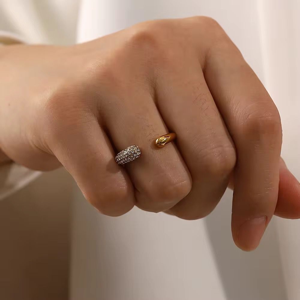 Timeless Loop Rings